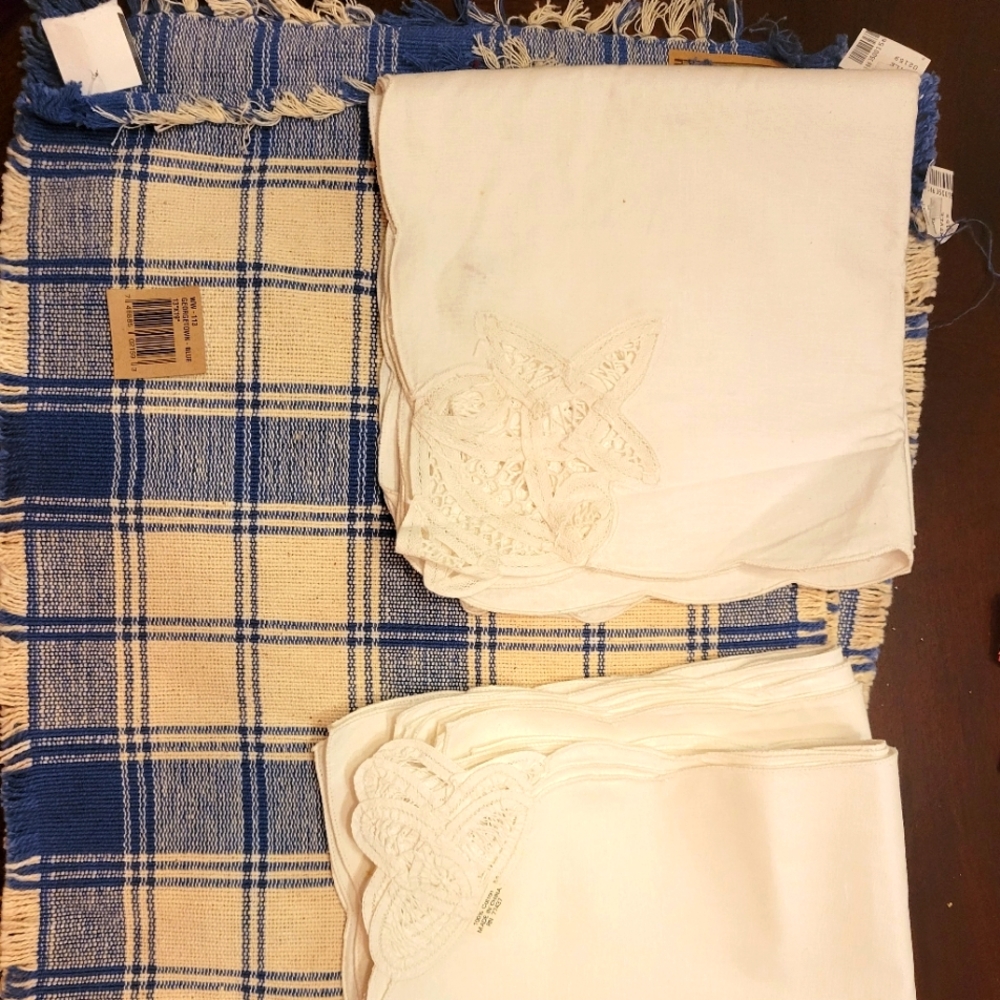 18 piece dining linens